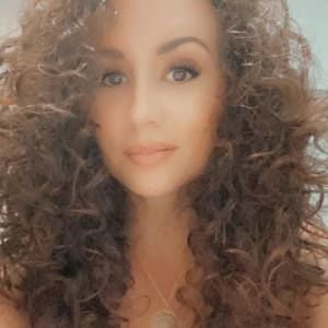 Meet your Posher, Ema